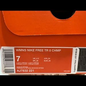 Nike Free TR 8 Champagne